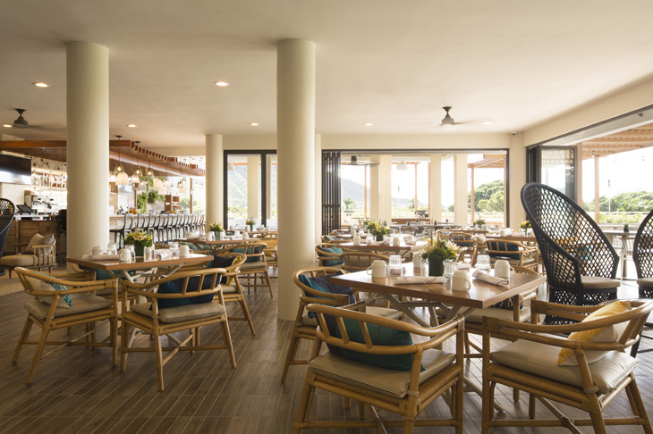 デック　レストラン